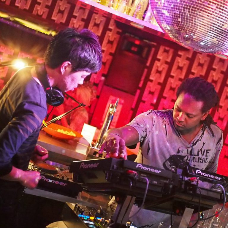 Kitsune Bar DJ booth2